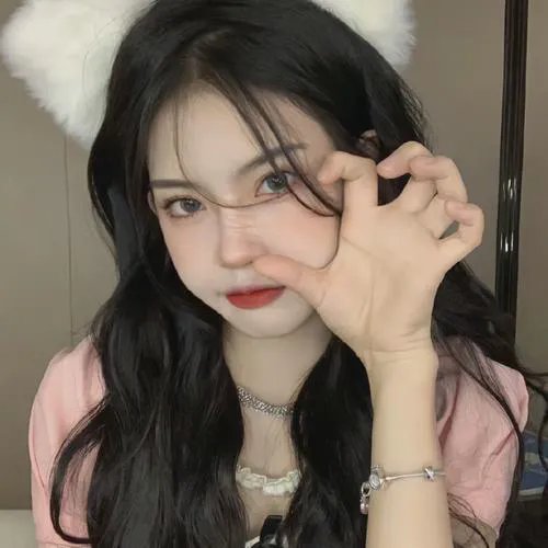 西蒙·拜尔斯：再战奥运